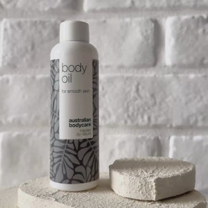 Body Oil réduit vergetures, cicatrices et taches. Avec huile d’amande, squalane et vitamine E, il hydrate et adoucit la peau.