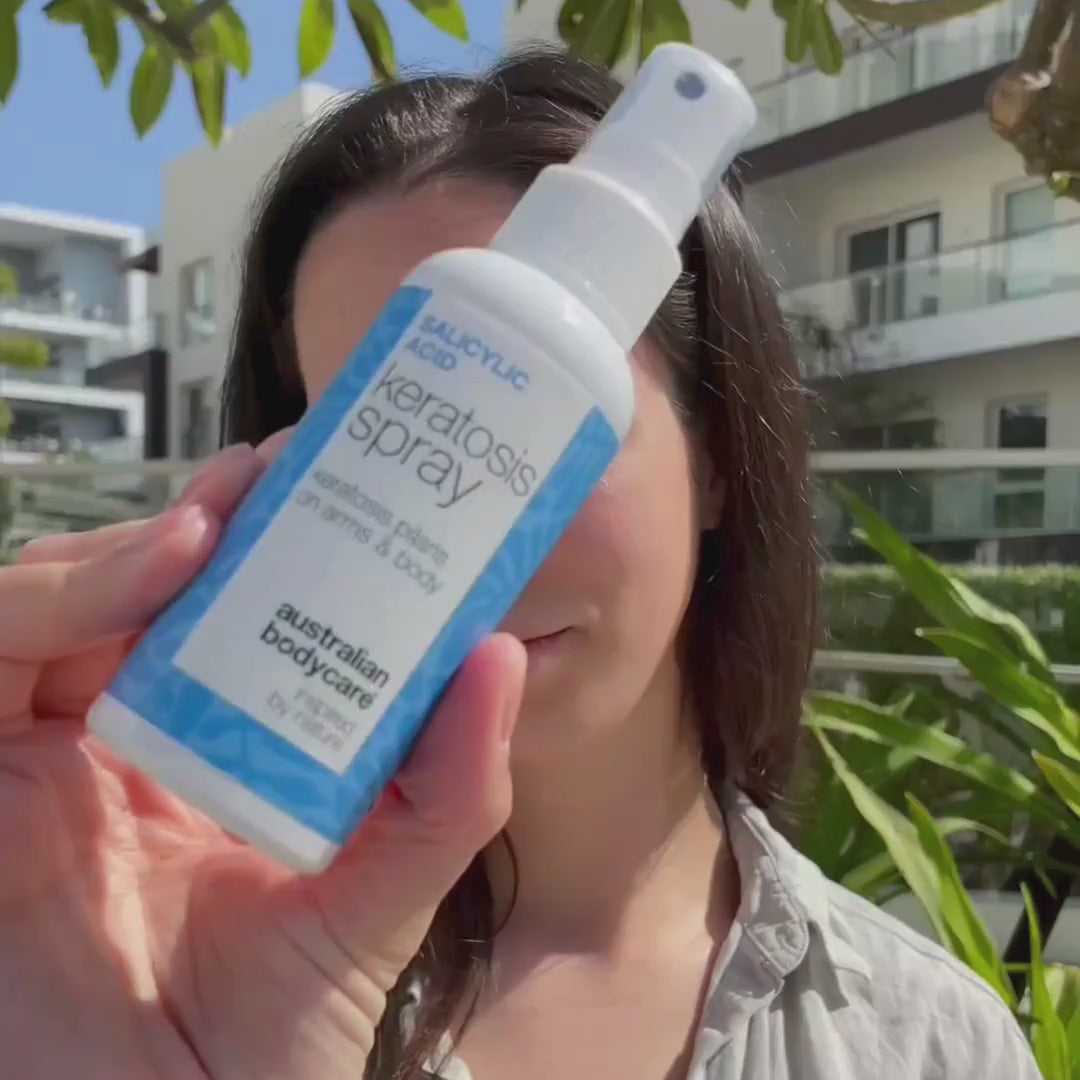 Spray kératose pilaire pour boutons et peau rugueuse — Keratosis pilaris spray réduit les boutons et lisse la peau. À base d’acide salicylique pour désobstruer les pores.