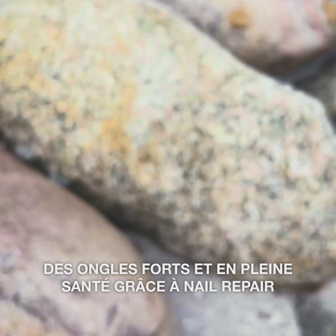 Australian Bodycare Nail Repair s’applique sur les ongles à l’aide d’un pinceau pour prendre soin et renforcer les ongles des mains et des pieds.