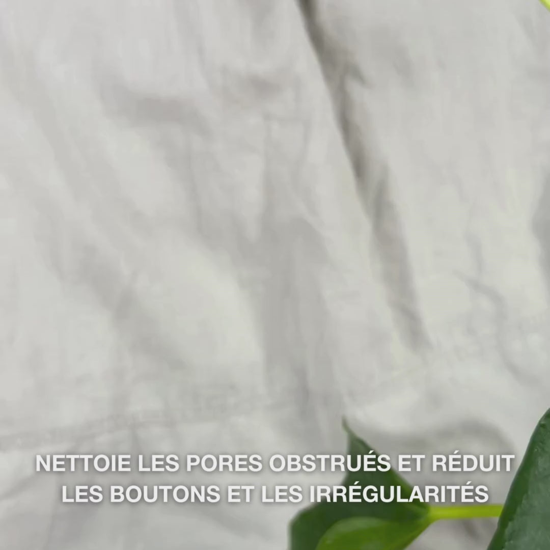 Sérum à l’acide salicylique pour peau grasse, pores et points noirs. Contient Zinc PCA, thé vert, acide hyaluronique et glycérine.