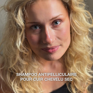 Shampooing Acide Salicylique : Pellicules et Démangeaisons — Dites adieu aux pellicules et au cuir chevelu sec. Ce shampooing exfolie et apaise les irritations avec de l'acide salicylique.