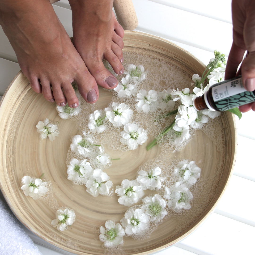 3 x 10 ml d'huile de tea tree infusée à la myrte citronnée — 3 paquets d'huile de tea tree concentrée à 100 % et infusée avec de la myrte citronnée, en provenance d'Australie