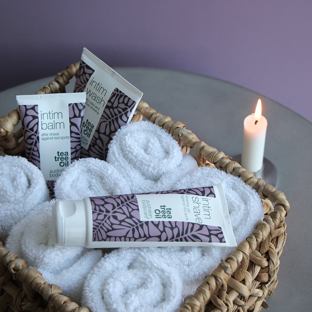 Kit de 3 produits pour lutter contre l'inconfort due au rasage intime à l'huile de tea tree — Avec un savon intime, gel à raser &  baume après rasage intime contre les boutons après le rasage intime