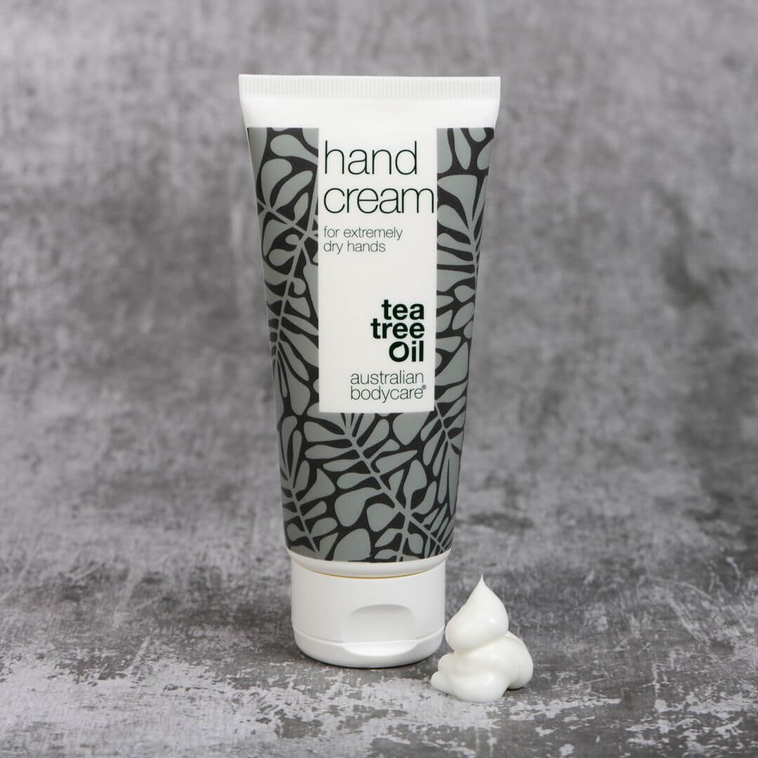 Crème pour les mains sèches et craquelées à l'huile de tea tree — Soin quotidien pour la peau sèche, fissurée et qui démange sur les mains